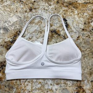 lululemon athletica Classic White Sports Bra Flow Y Design Size 2